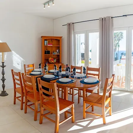Villa In Albufeira With Rooftop Sea Views 빌라 *