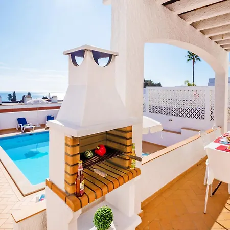 فيلة Villa In Albufeira With Rooftop Sea Views *