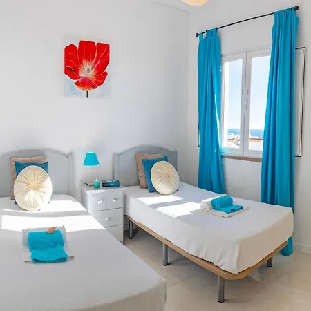 Villa In Albufeira With Rooftop Sea Views 빌라 알부페이라