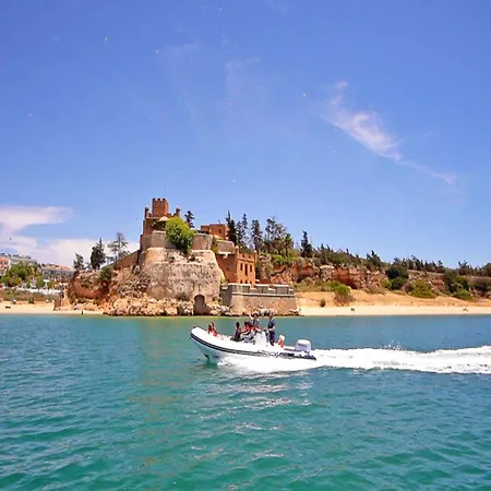 فيلة Villa In Albufeira With Rooftop Sea Views *