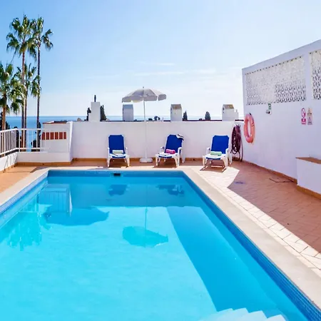 With Heatable Pool *